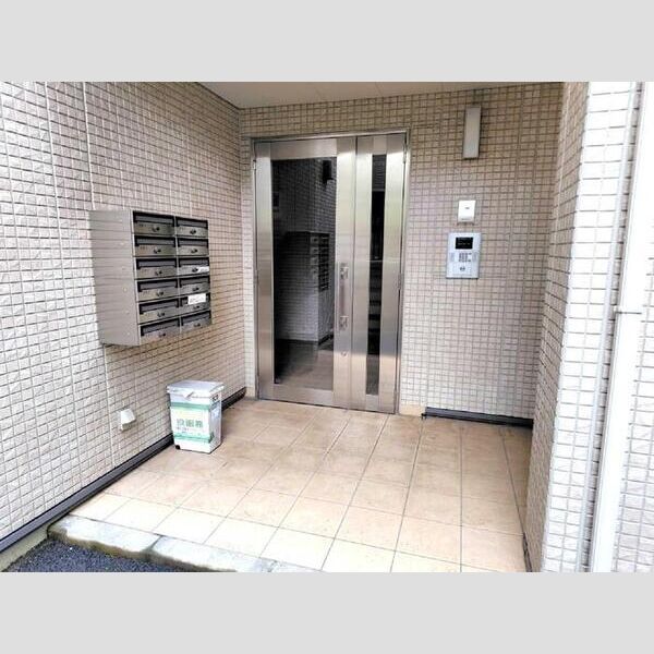 エントランス (エントランス)