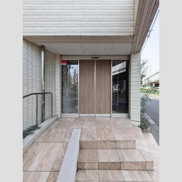 エントランス (エントランス)