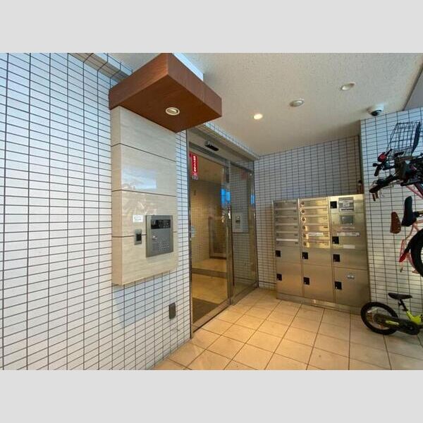 エントランス (エントランス)