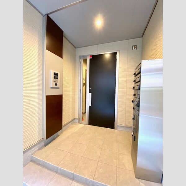 エントランス (エントランス)