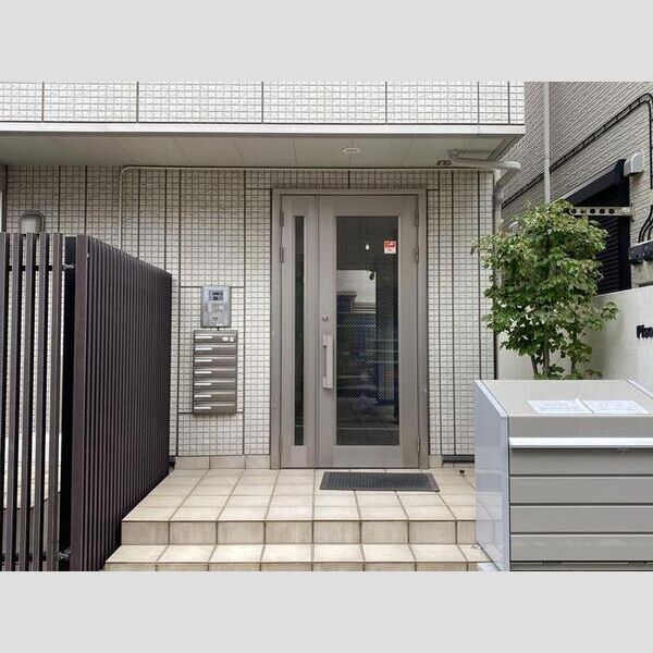 エントランス (エントランス)