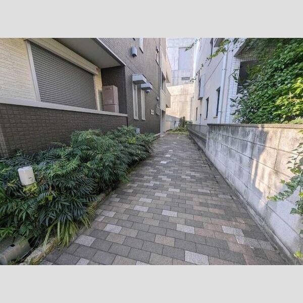 エントランス (エントランス)