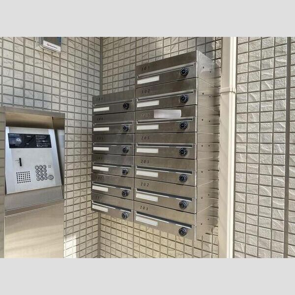 現地周辺 (オートロック、ポスト)