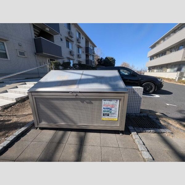 現地周辺 (ゴミストッカー)