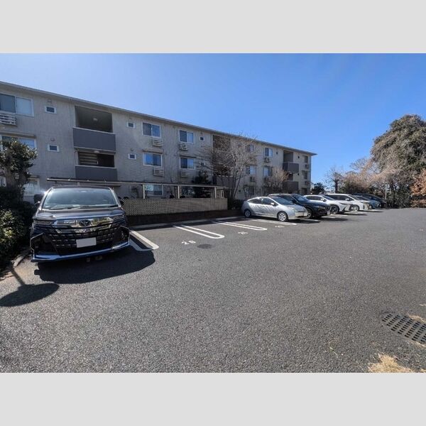 駐車場 (駐車場)