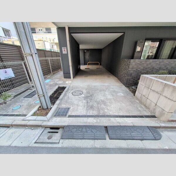 駐車場 (駐車場)