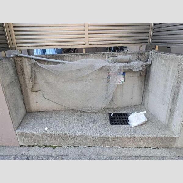 現地周辺 (ごみ置き場)