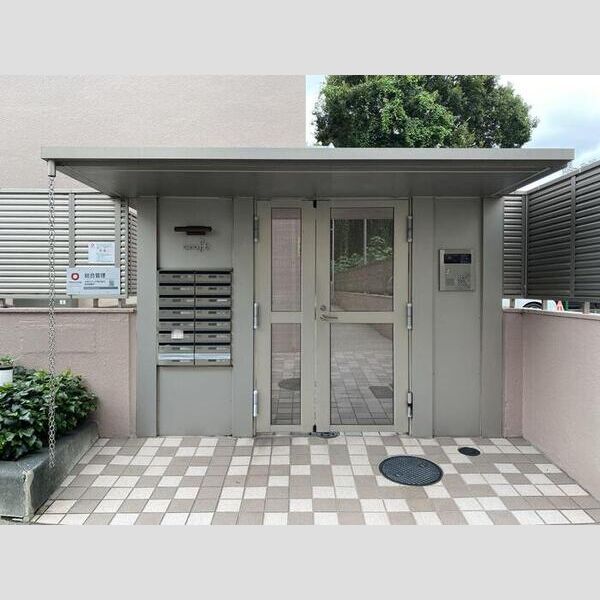 エントランス (エントランス)