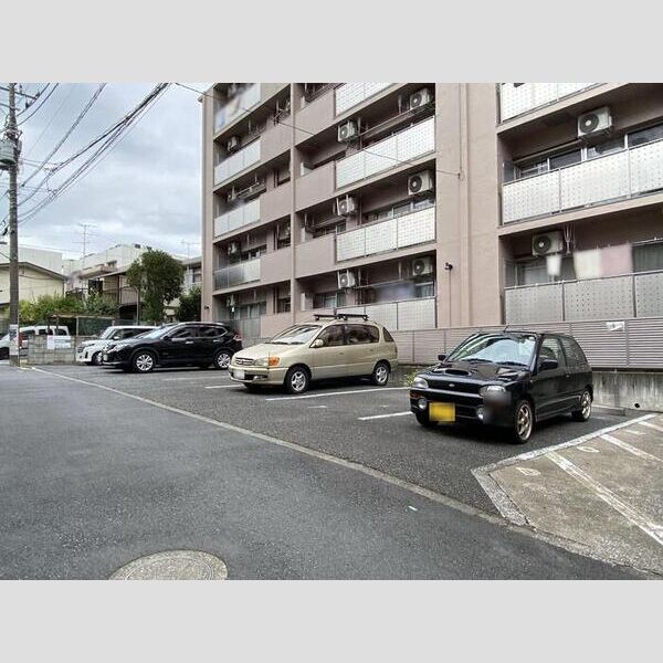 駐車場 (駐車場)