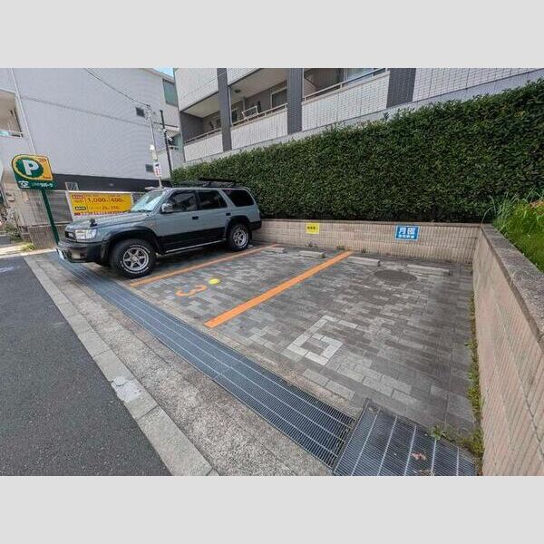 駐車場 (駐車場)