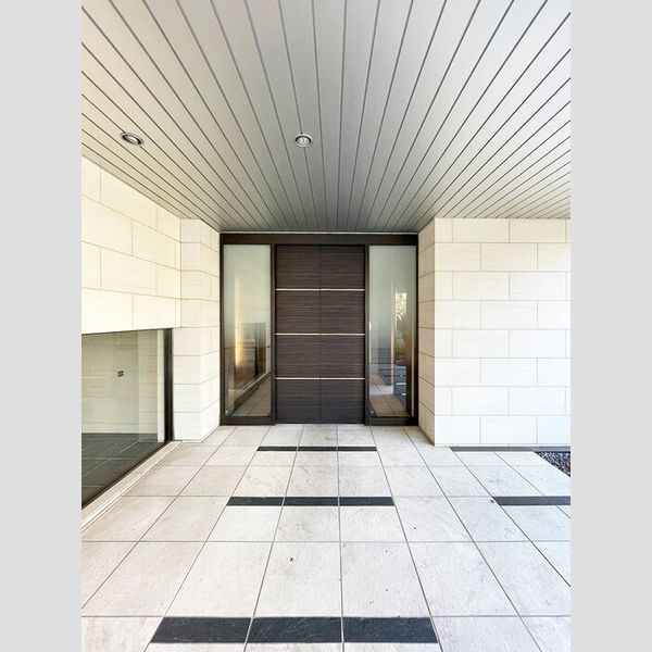 エントランス (エントランス)