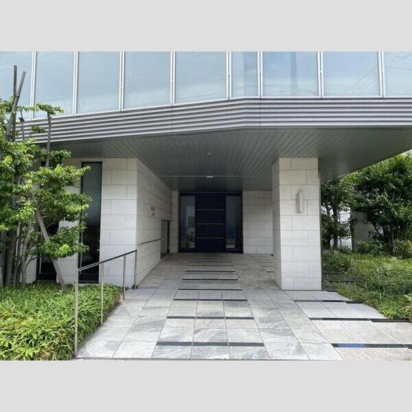 エントランス (エントランス)