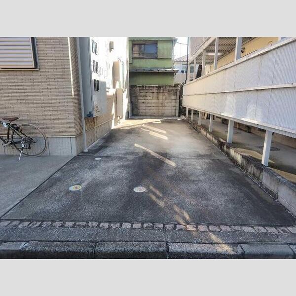 駐車場 (駐車場)