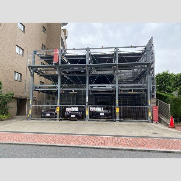 駐車場 (駐車場)