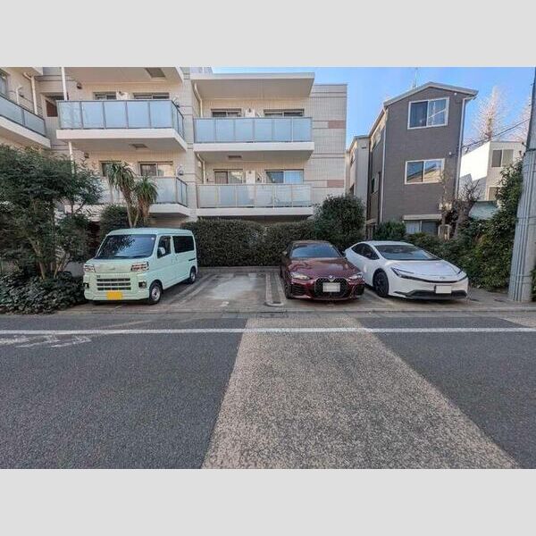 駐車場 (駐車場)