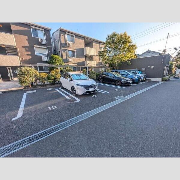 駐車場 (駐車場)