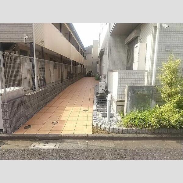 エントランス (エントランス)