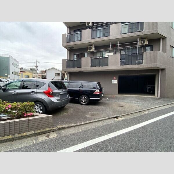 駐車場 (駐車場)