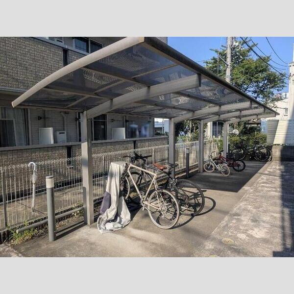 現地周辺 (駐輪場)