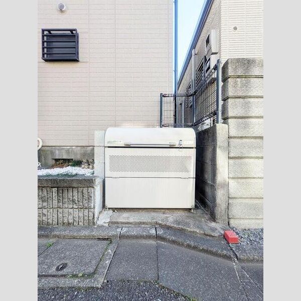 現地周辺 (ゴミ置き場)