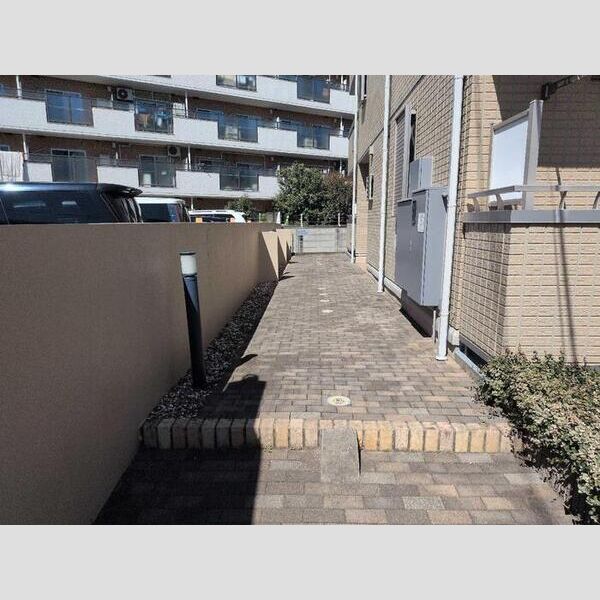 エントランス (エントランス)