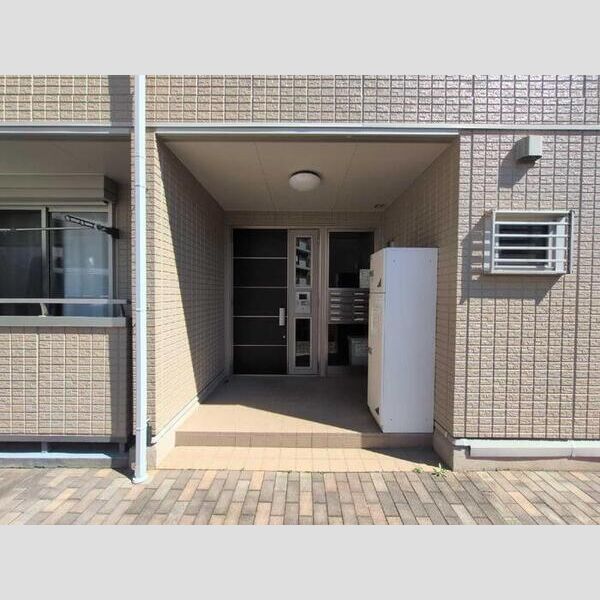 エントランス (エントランス)