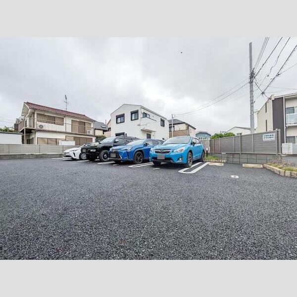 駐車場 (駐車場)