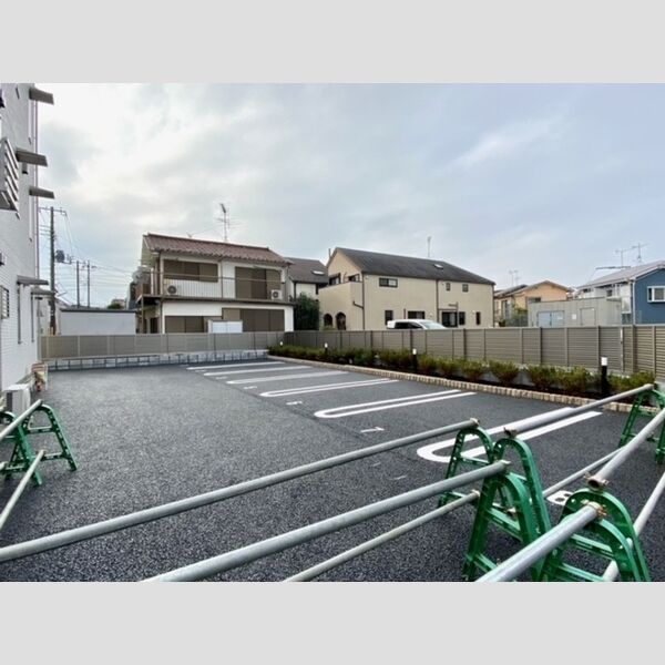 駐車場 (駐車場)