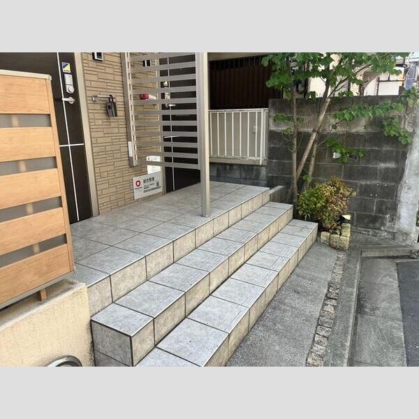 エントランス (エントランス)