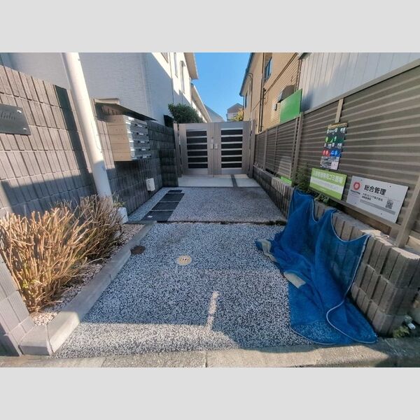 エントランス (エントランス)
