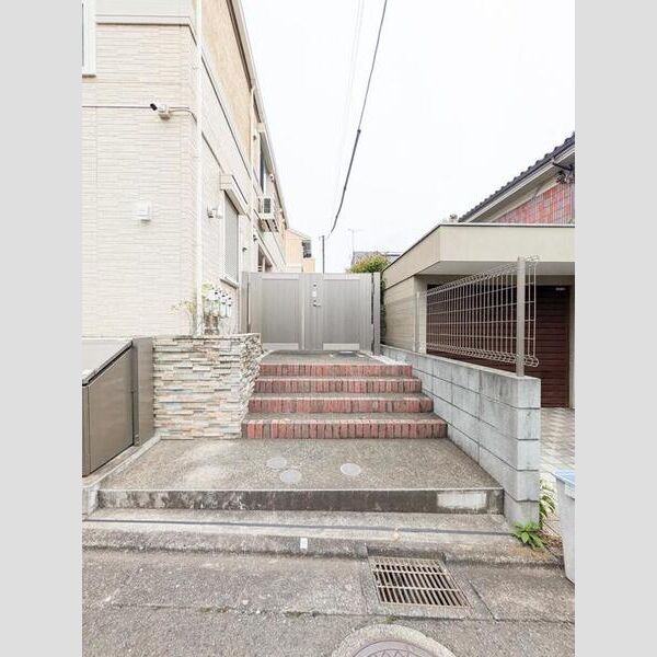 エントランス (エントランス)
