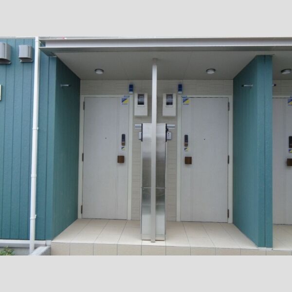 現地周辺 (玄関・電子錠)