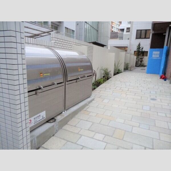 エントランス (ごみ置き場)