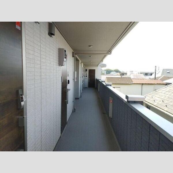 エントランス (玄関前通路)