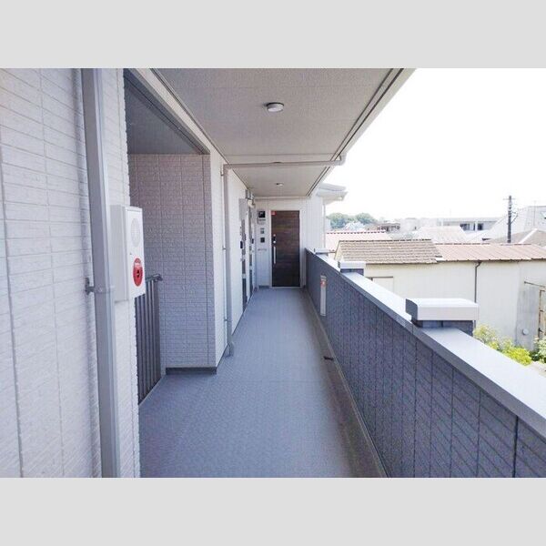 エントランス (玄関前通路)