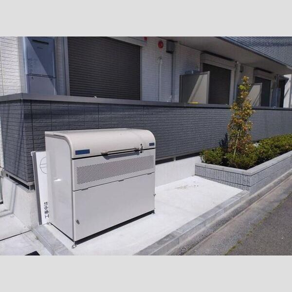 現地周辺 (ゴミ置き場)