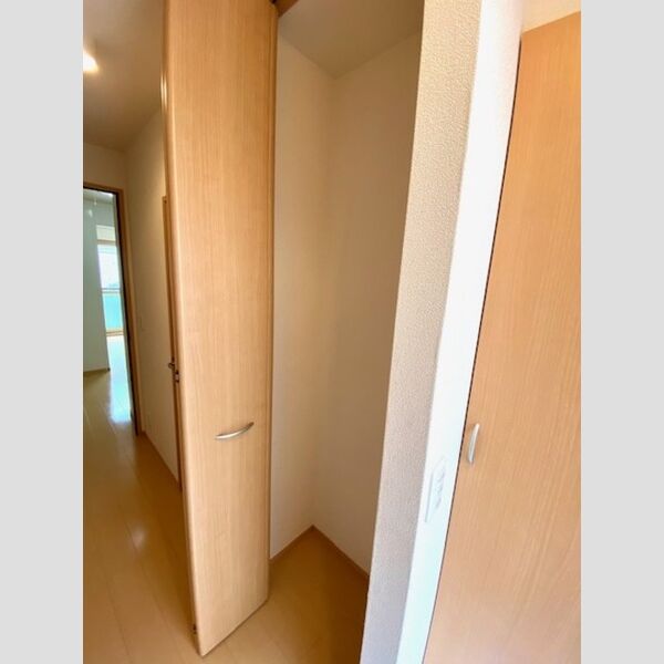 その他 (103号室 玄関横物入)