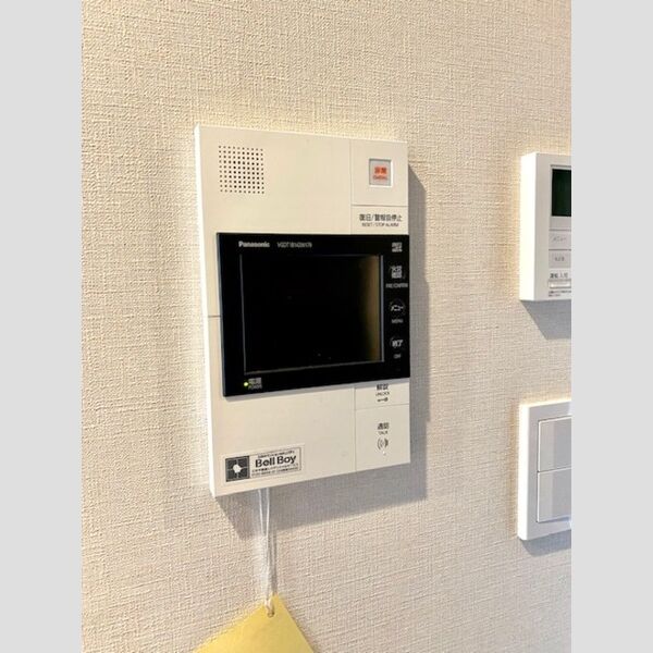 その他設備 (2020号室TVモニターホン)