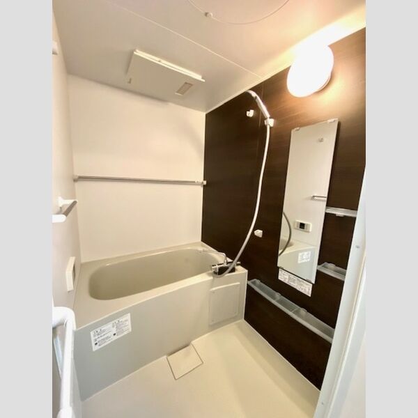 バス (202号室　浴室乾燥機付き)