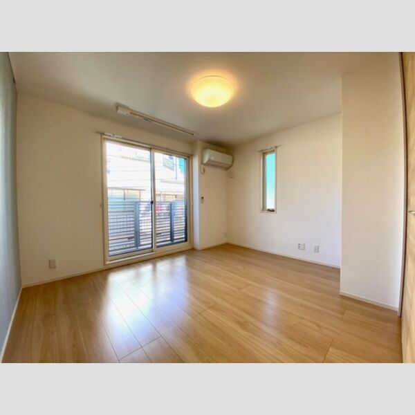 居室・リビング (2面採光の角部屋)