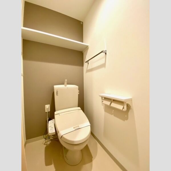トイレ (101号室　温水洗浄便座付き)