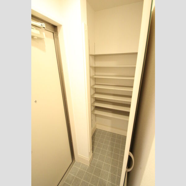収納 (コンティニュエ　103号室　玄関収納)