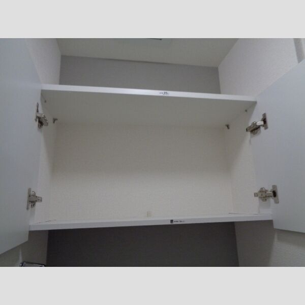 トイレ (101号室　トイレ収納棚)