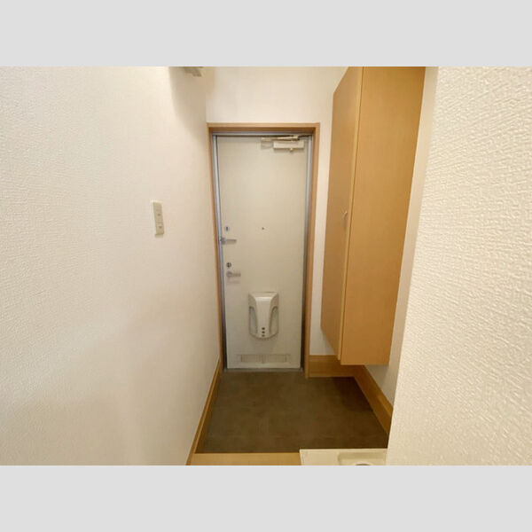 玄関 (103号室 玄関)