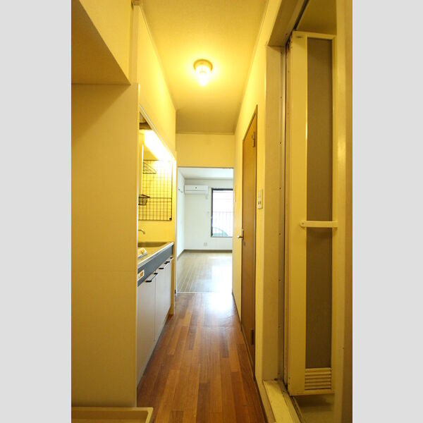 その他 (101号室　玄関通路)