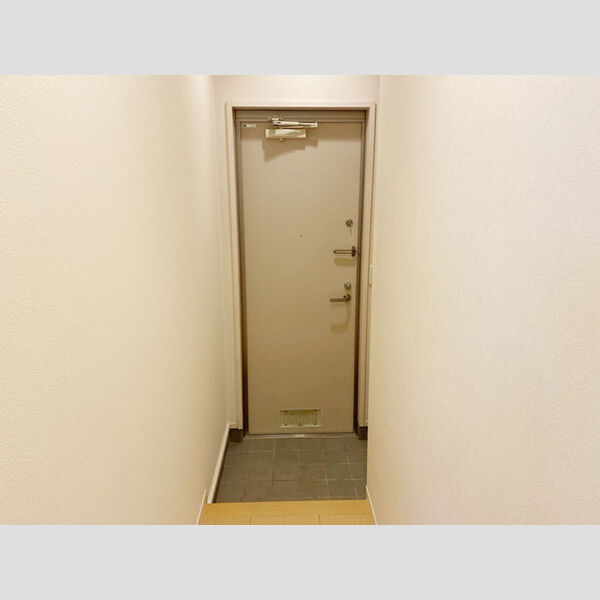 玄関 (101号室 玄関)