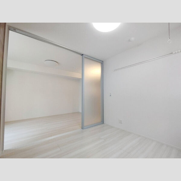 居室・リビング (301号室　洋室)