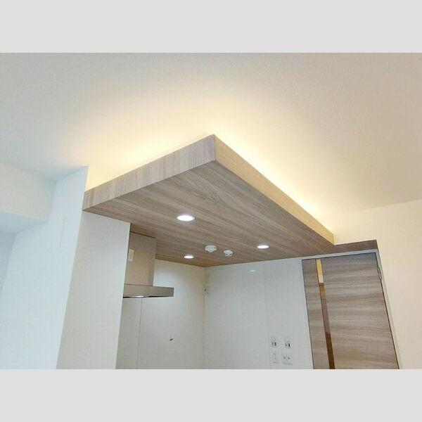 キッチン (301号室　キッチン上照明)