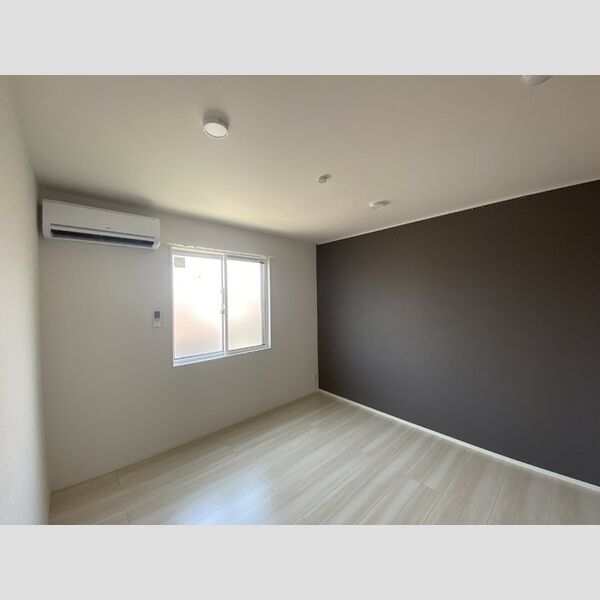 その他 (305号室　洋室)