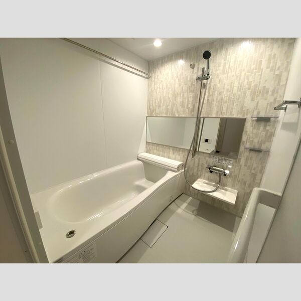 バス (305号室　浴室)